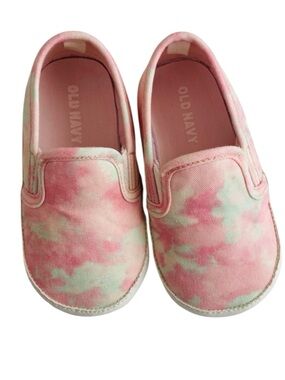 OLD NAVY SNEAKERS PINK WHITE CANVAS PULL ON INFANTS TODDLERS 18-24 MONTHS